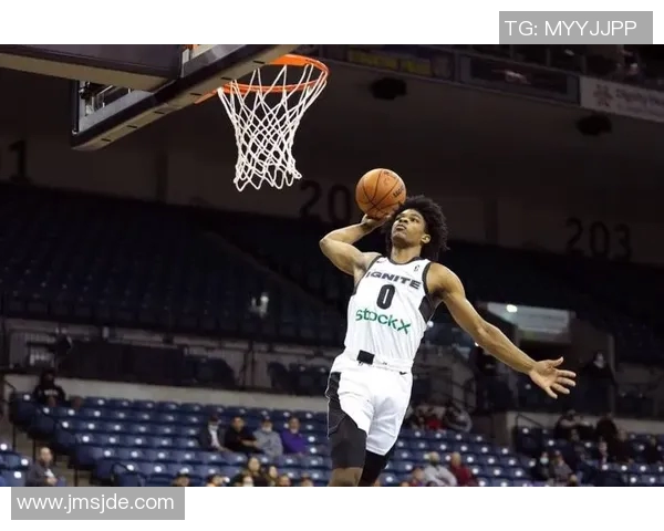 斯库特亨德森的崛起之路：从新秀到篮球未来的领军人物