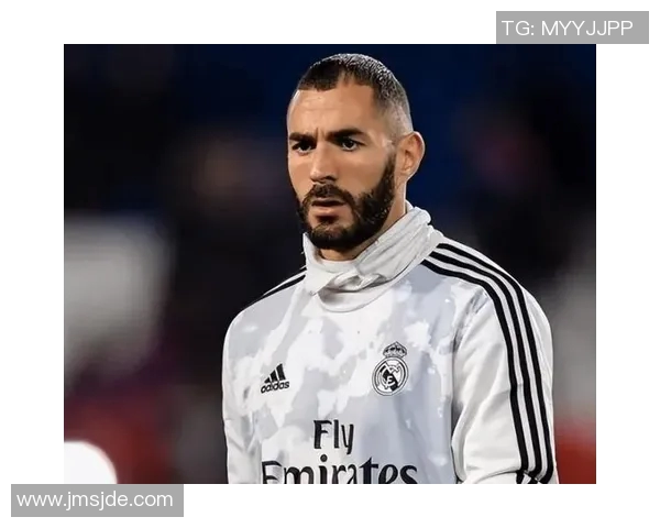 本泽马:从天才少年到足球巨星的辉煌旅程与传奇故事 本泽马:从天才少年到足球巨星的辉煌旅程与传奇故事