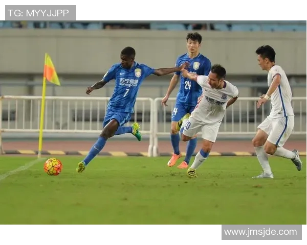 2017年苏宁与恒大激战回顾：足球盛宴中的精彩瞬间与战术较量