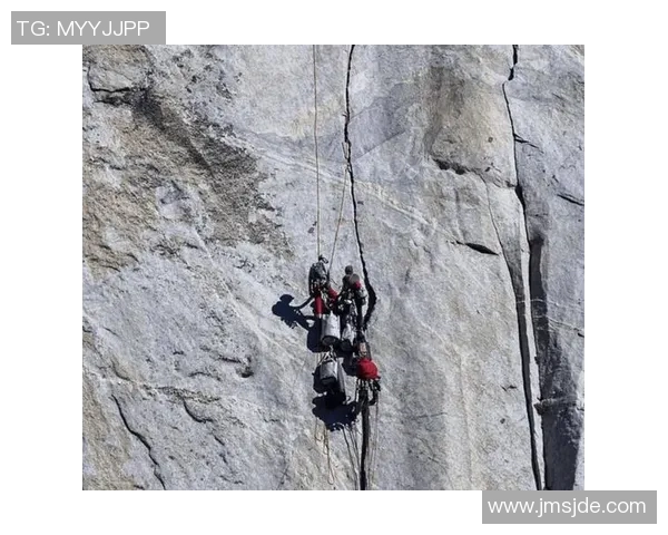 广州极限运动队在世界攀岩锦标赛中的默契配合与精彩表现分析MBA