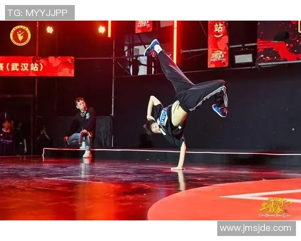 重庆街舞队的速度之舞：聚焦街舞文化与竞技的激情碰撞