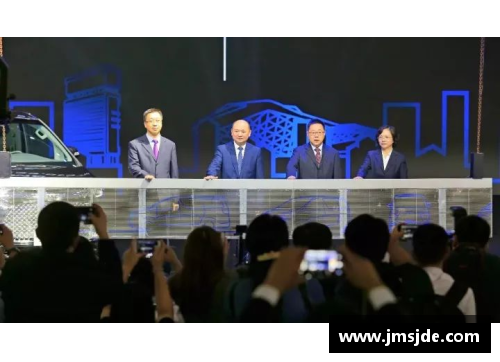 米乐M6米林科维奇启程亚洲时尚之都透露下一季设计灵感源泉